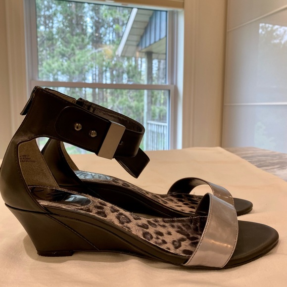 K&M strapped Sandals - Picture 4 of 6